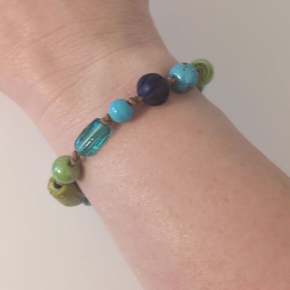 753 Blue and‎ Green Glass Beaded Cuff Bracelet - Picture 1 of 4